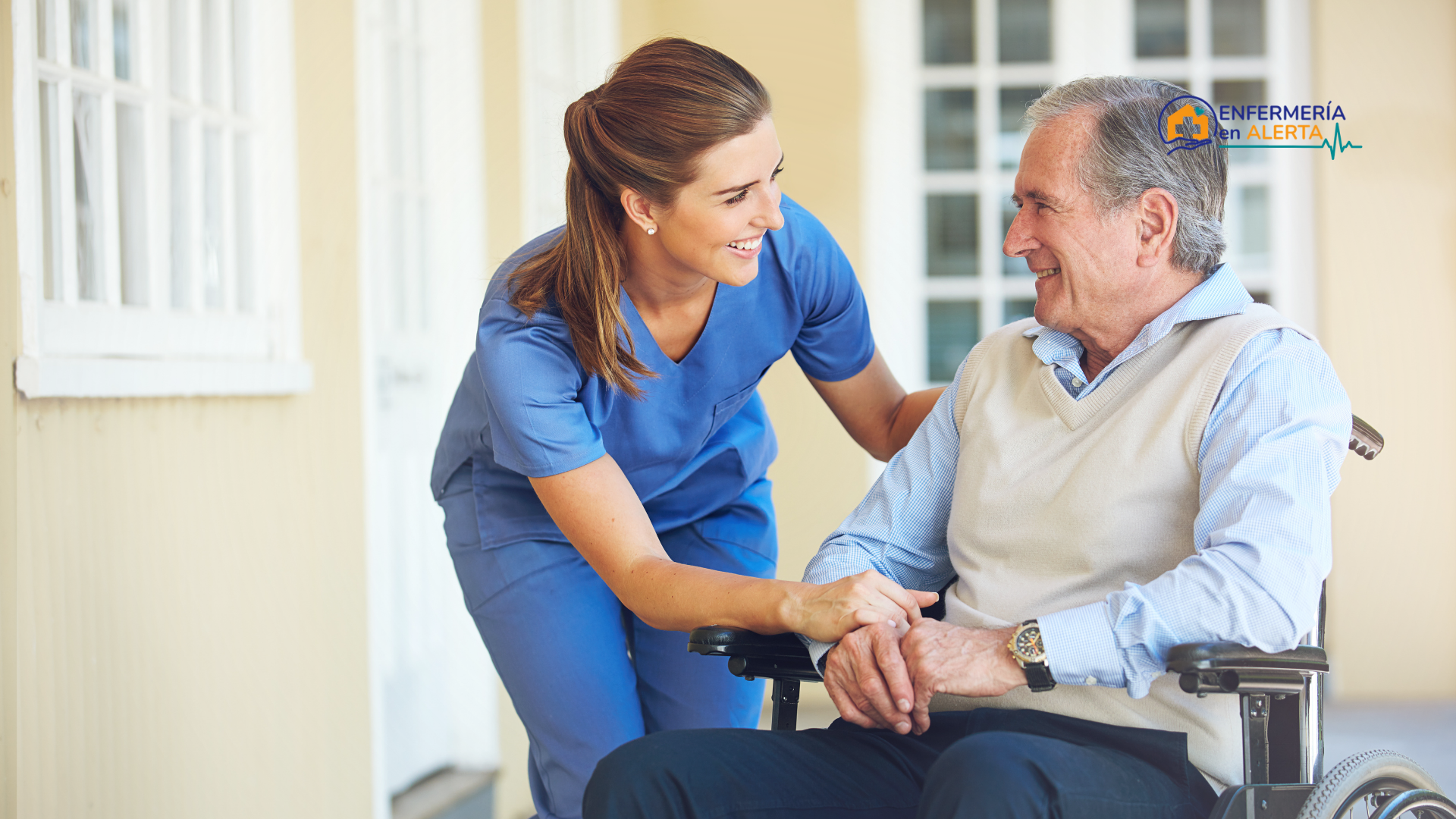 Familia tranquila gracias al cuidado de enfermería a domicilio para adultos mayores